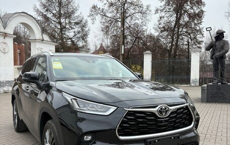 Toyota Highlander, 2025 год, 6 000 000 рублей, 4 фотография