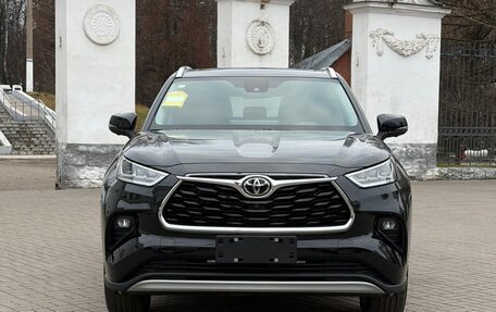 Toyota Highlander, 2025 год, 6 000 000 рублей, 3 фотография