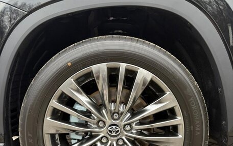 Toyota Highlander, 2025 год, 6 000 000 рублей, 28 фотография