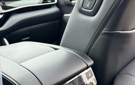 Toyota Highlander, 2025 год, 6 000 000 рублей, 23 фотография