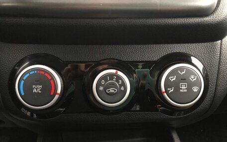 KIA Rio III рестайлинг, 2015 год, 995 000 рублей, 16 фотография