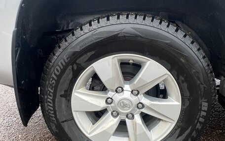 Toyota Land Cruiser Prado 150 рестайлинг 2, 2019 год, 4 600 000 рублей, 6 фотография