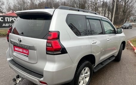 Toyota Land Cruiser Prado 150 рестайлинг 2, 2019 год, 4 600 000 рублей, 5 фотография