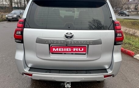 Toyota Land Cruiser Prado 150 рестайлинг 2, 2019 год, 4 600 000 рублей, 4 фотография