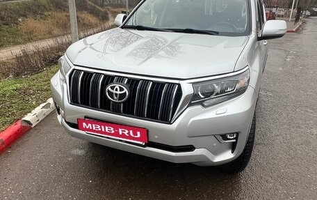 Toyota Land Cruiser Prado 150 рестайлинг 2, 2019 год, 4 600 000 рублей, 2 фотография