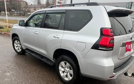 Toyota Land Cruiser Prado 150 рестайлинг 2, 2019 год, 4 600 000 рублей, 3 фотография