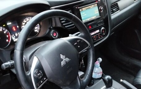 Mitsubishi Outlander III рестайлинг 3, 2013 год, 1 200 000 рублей, 9 фотография