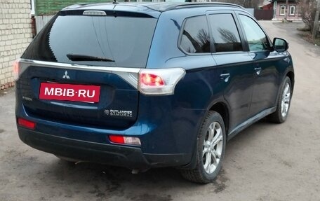 Mitsubishi Outlander III рестайлинг 3, 2013 год, 1 200 000 рублей, 6 фотография