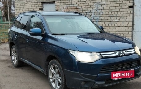 Mitsubishi Outlander III рестайлинг 3, 2013 год, 1 200 000 рублей, 8 фотография