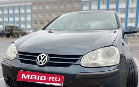 Volkswagen Golf V, 2004 год, 490 000 рублей, 2 фотография