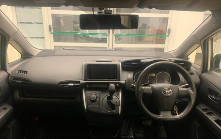 Toyota Wish II, 2015 год, 1 600 000 рублей, 12 фотография