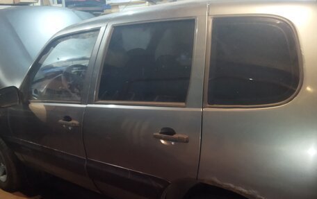 Chevrolet Niva I рестайлинг, 2005 год, 200 000 рублей, 5 фотография