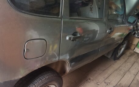 Chevrolet Niva I рестайлинг, 2005 год, 200 000 рублей, 19 фотография