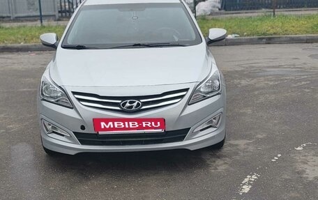 Hyundai Solaris II рестайлинг, 2014 год, 460 000 рублей, 2 фотография
