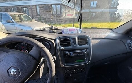 Renault Logan II, 2015 год, 230 000 рублей, 7 фотография