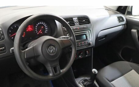 Volkswagen Polo VI (EU Market), 2011 год, 669 000 рублей, 3 фотография