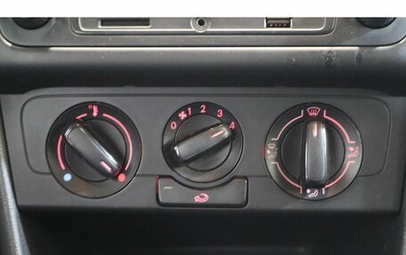 Volkswagen Polo VI (EU Market), 2011 год, 669 000 рублей, 11 фотография