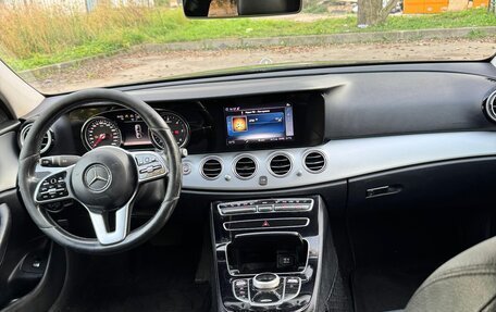 Mercedes-Benz E-Класс, 2019 год, 2 800 000 рублей, 6 фотография