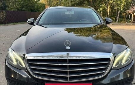 Mercedes-Benz E-Класс, 2019 год, 2 800 000 рублей, 3 фотография