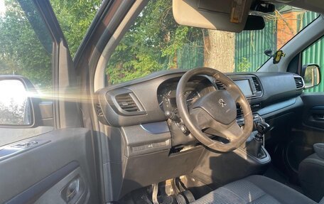 Peugeot Traveller I, 2018 год, 3 000 000 рублей, 5 фотография