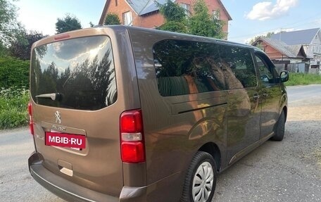 Peugeot Traveller I, 2018 год, 3 000 000 рублей, 6 фотография