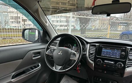Mitsubishi L200 IV рестайлинг, 2015 год, 2 149 000 рублей, 10 фотография