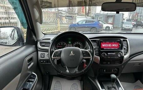 Mitsubishi L200 IV рестайлинг, 2015 год, 2 149 000 рублей, 13 фотография