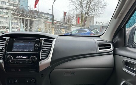 Mitsubishi L200 IV рестайлинг, 2015 год, 2 149 000 рублей, 27 фотография