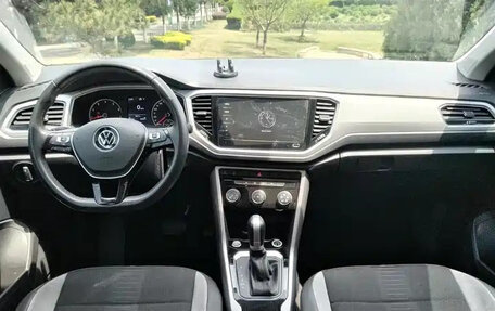 Volkswagen T-Roc I, 2022 год, 1 466 000 рублей, 10 фотография