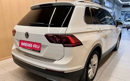 Volkswagen Tiguan II, 2017 год, 2 599 000 рублей, 5 фотография