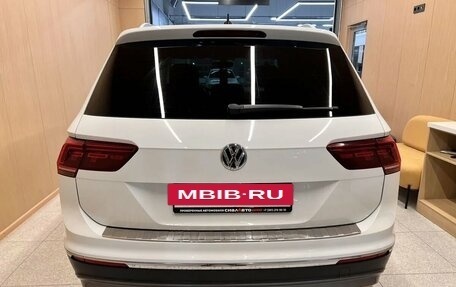 Volkswagen Tiguan II, 2017 год, 2 599 000 рублей, 6 фотография
