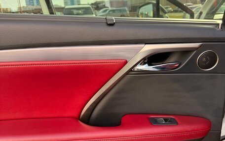 Lexus RX IV рестайлинг, 2019 год, 6 300 000 рублей, 6 фотография