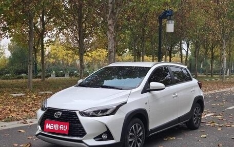 Toyota Yaris XP150 рестайлинг, 2022 год, 1 300 000 рублей, 1 фотография