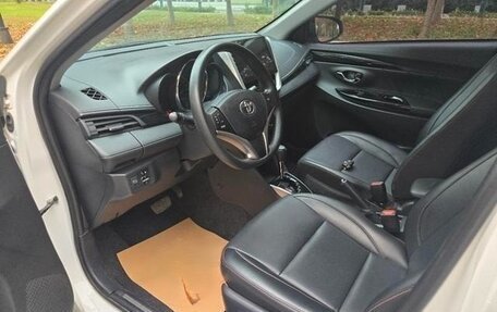 Toyota Yaris XP150 рестайлинг, 2022 год, 1 300 000 рублей, 9 фотография