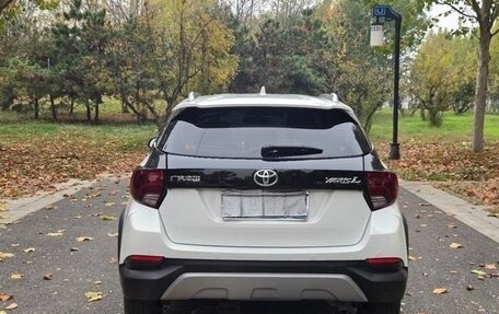 Toyota Yaris XP150 рестайлинг, 2022 год, 1 300 000 рублей, 5 фотография