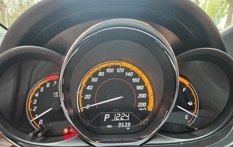 Toyota Yaris XP150 рестайлинг, 2022 год, 1 300 000 рублей, 22 фотография