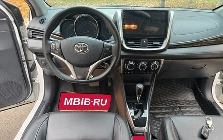 Toyota Yaris XP150 рестайлинг, 2022 год, 1 300 000 рублей, 15 фотография