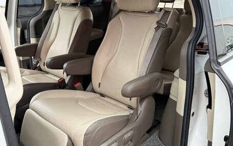 KIA Carnival, 2020 год, 4 250 000 рублей, 16 фотография