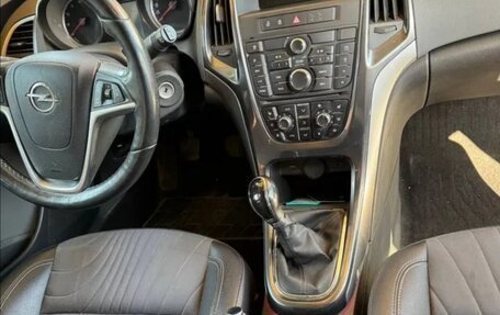 Opel Astra J, 2014 год, 980 000 рублей, 3 фотография