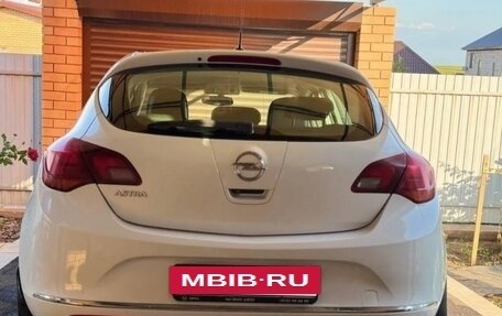 Opel Astra J, 2014 год, 980 000 рублей, 4 фотография