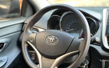 Toyota Vitz, 2020 год, 1 050 000 рублей, 7 фотография