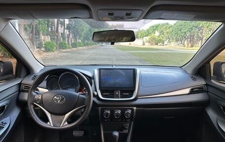 Toyota Vitz, 2020 год, 1 050 000 рублей, 6 фотография