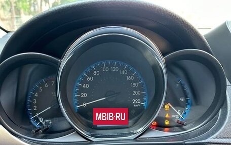 Toyota Vitz, 2020 год, 1 050 000 рублей, 9 фотография