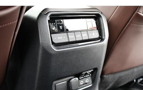 Toyota Land Cruiser Prado, 2024 год, 7 500 000 рублей, 33 фотография