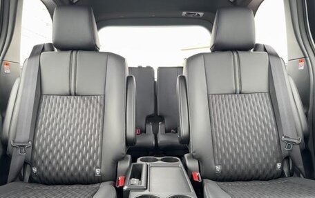 Toyota Noah, 2025 год, 4 000 000 рублей, 34 фотография