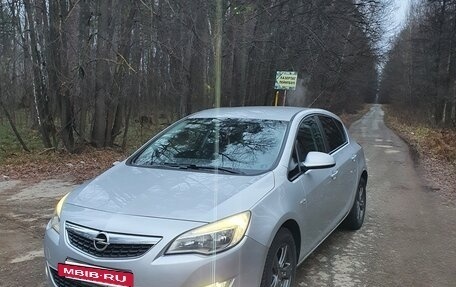 Opel Astra J, 2011 год, 599 000 рублей, 2 фотография