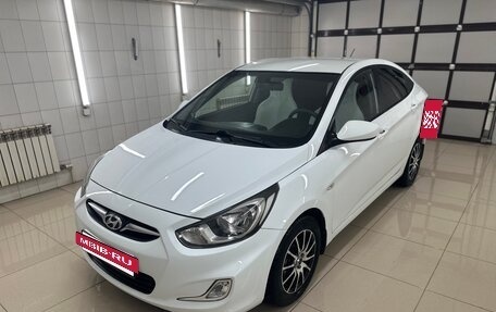 Hyundai Solaris II рестайлинг, 2012 год, 950 000 рублей, 2 фотография