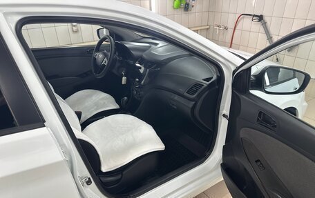 Hyundai Solaris II рестайлинг, 2012 год, 950 000 рублей, 17 фотография