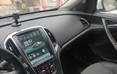 Opel Astra J, 2011 год, 650 000 рублей, 2 фотография