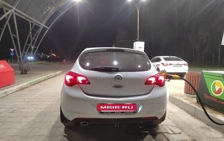 Opel Astra J, 2011 год, 650 000 рублей, 3 фотография